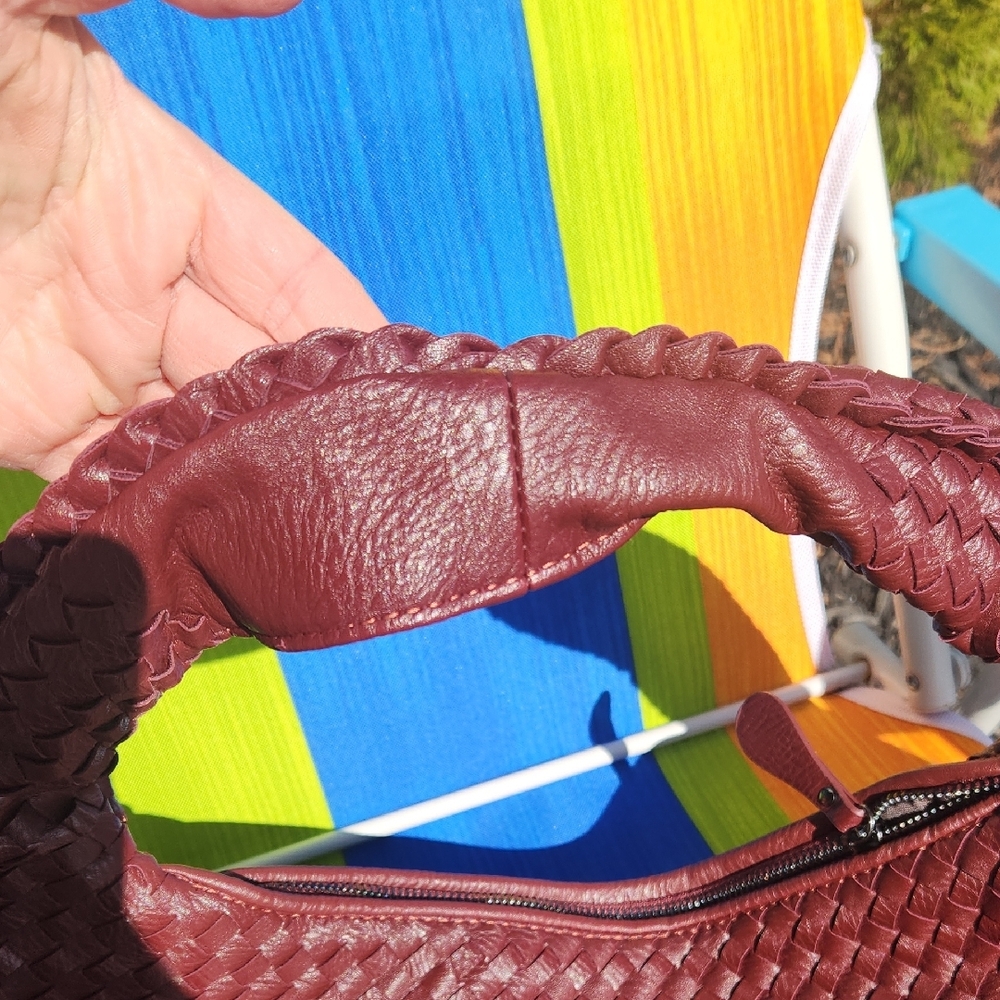✨️Source Unknown Woven Shoulder Bag in Burgundy - Picture 10 of 16